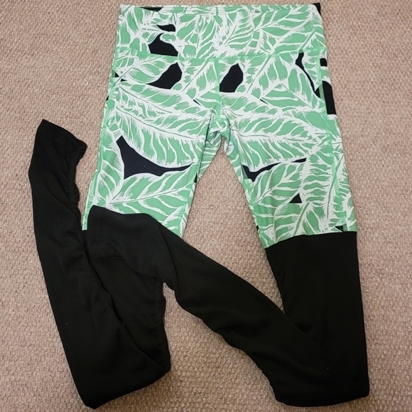 Alo  Yoga Goddess Leggings - Picture 4 of 5